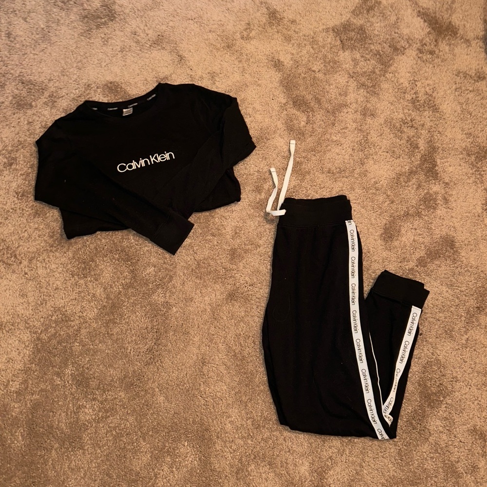 Calvin Klein Sweatshirt and Sweatpants